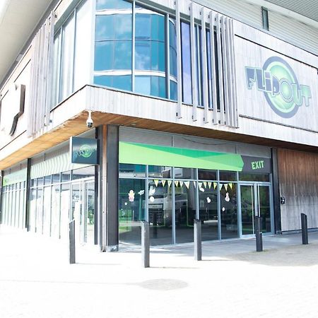 A Luxury 2 Bedroom Apartment With 2 Free Parking Chatham  Extérieur photo